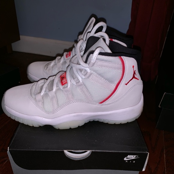 Platinum Tint 11’s - Picture 3 of 4